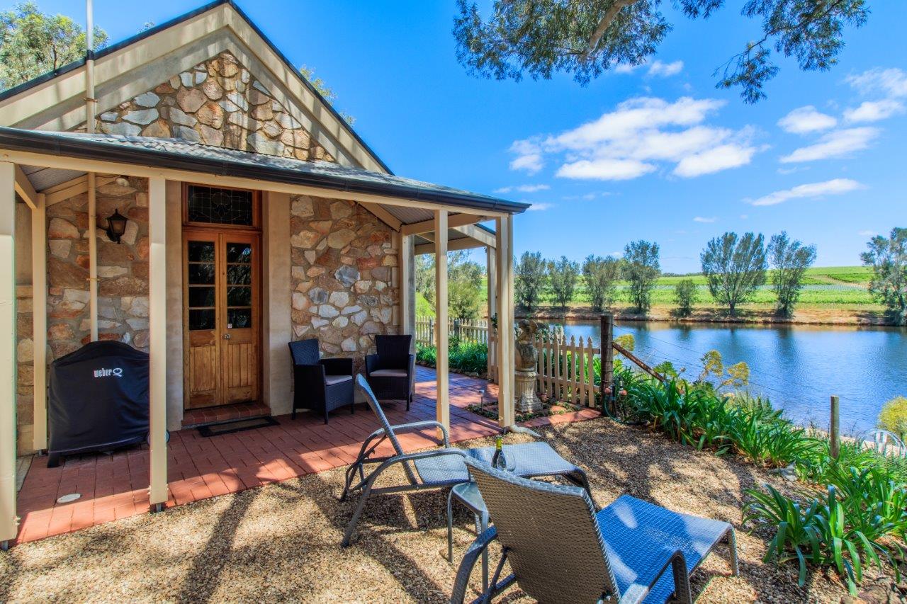 Cupid's Cottage - outdoor patio with idyllic lake views