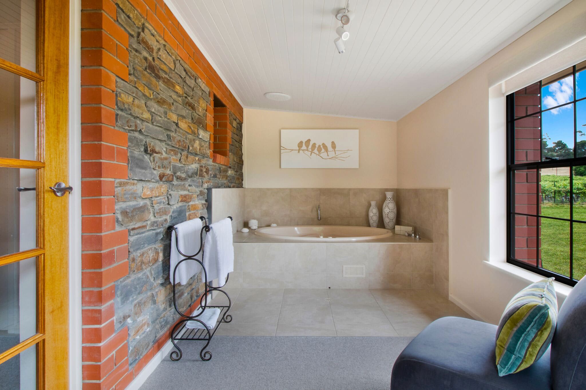 Stonewell Cottages Vineyards Haven 2 Spa Room