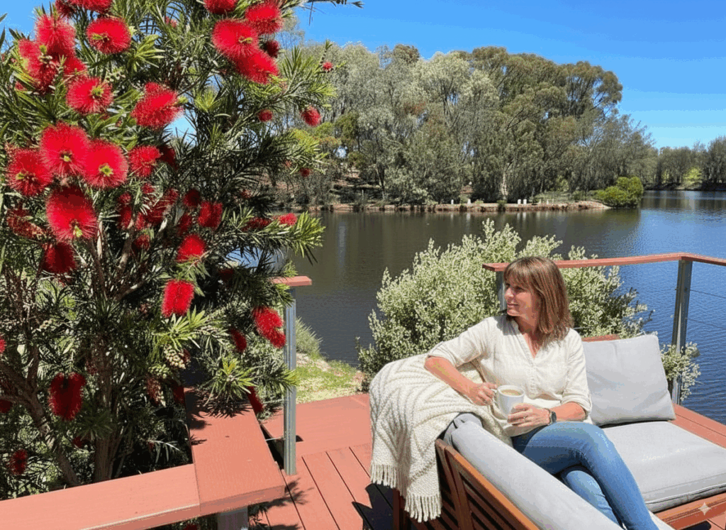 Stonewell Hideaway Cotttage deck in spring