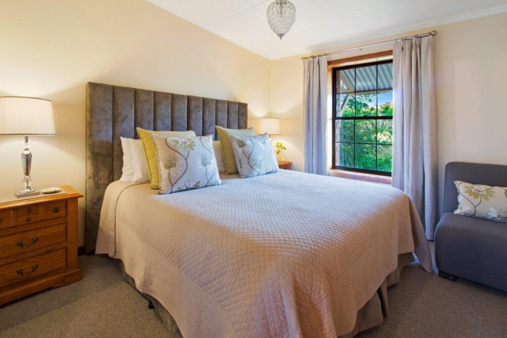 Stonewell Hideaway Cottage bedroom